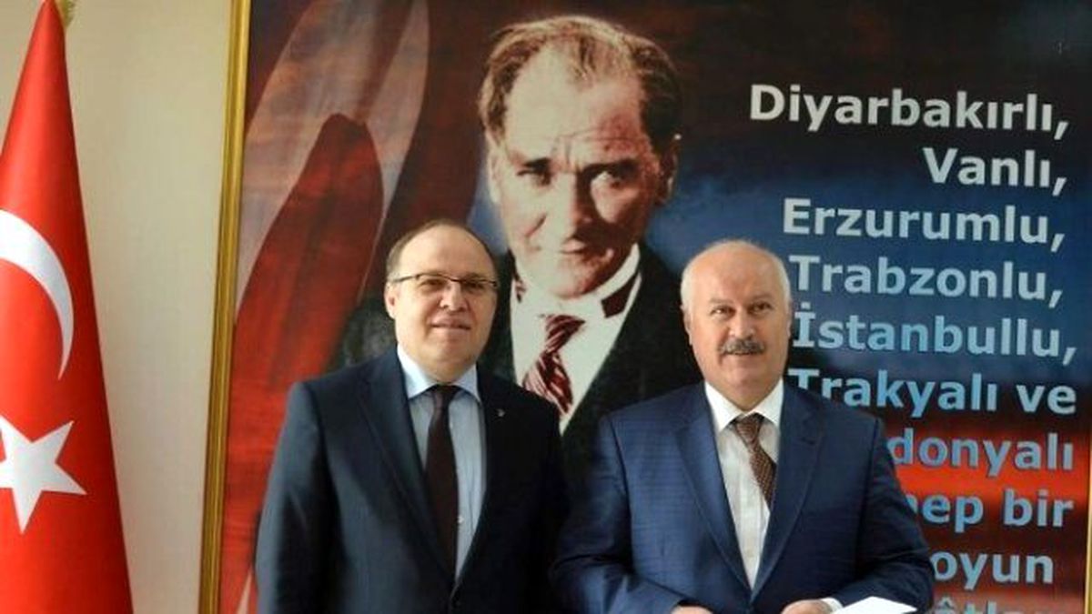 Bitlis Valisi Öztürk\'ten Siirt\'e Ziyaret