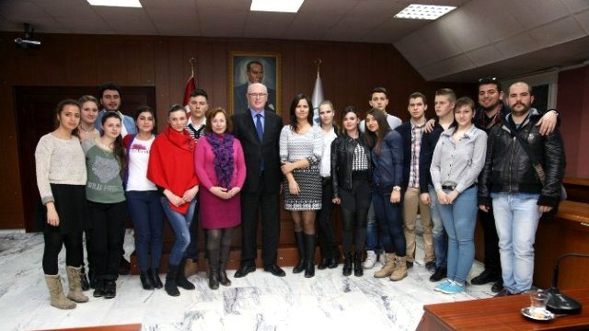 Bulgar Gençler Başkan Kurt\'u Ziyaret Etti