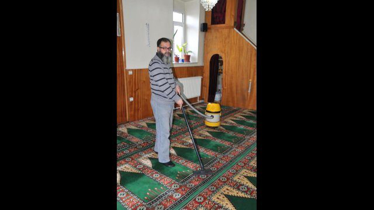 Cezasını Tamamlamak İçin 4 Ay Cami Temizleyecek