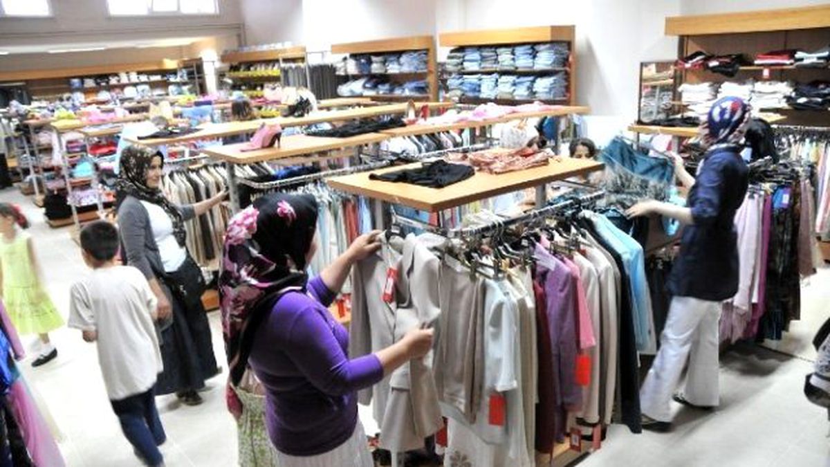 Dev Markalar Beyoğlu Sosyal Market\'te Vatandaşlarla Buluştu