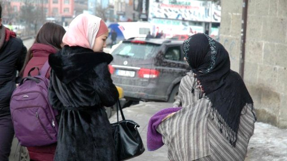 Eski 10 Derece Soğukta Suriyeli Anne ve Bebeğinin Hayat Dramı