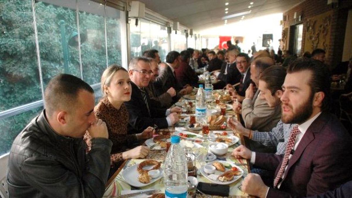 Eskişehir\'de CHP\'liler Toplantı Düzenledi