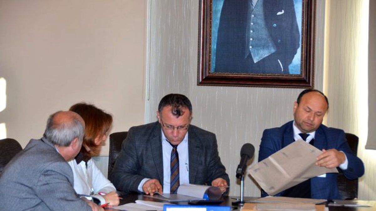 Kartepe Belediyesi\'nin Çatı Yapımı İhalesine 10 Firma Katıldı