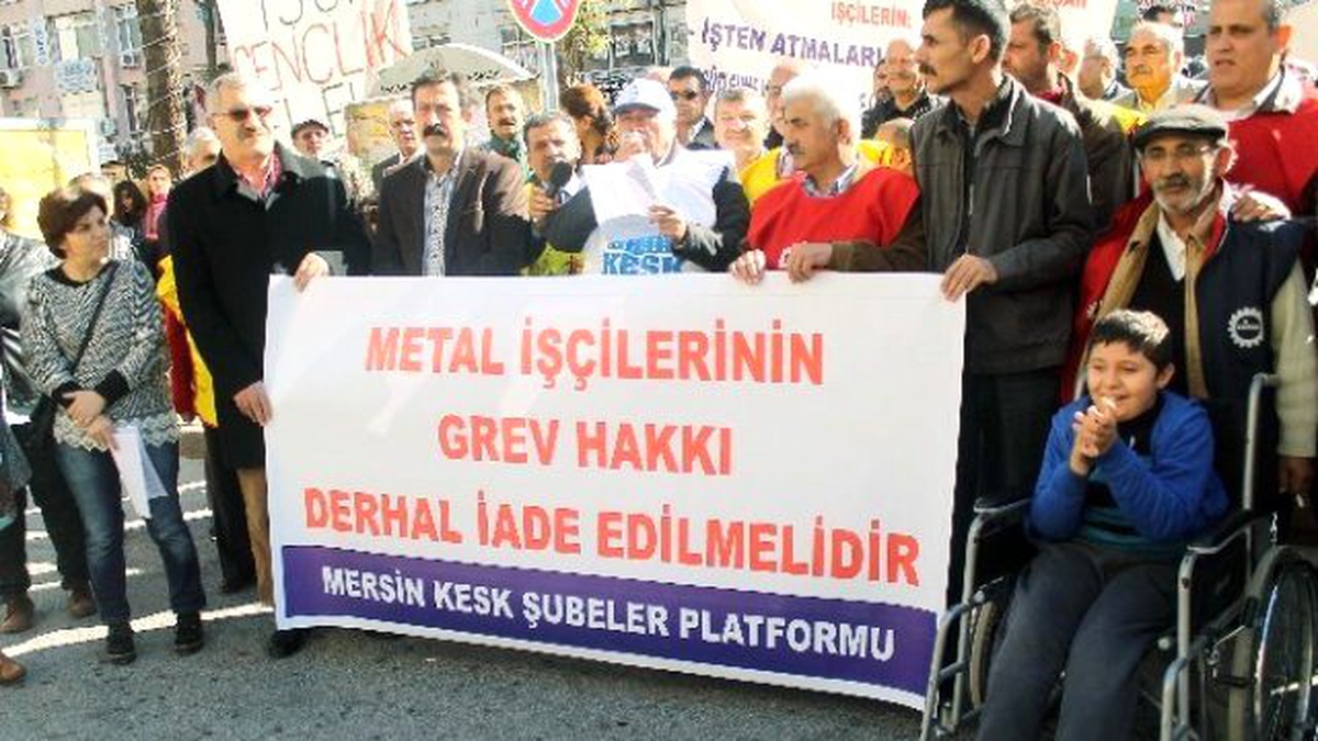 Kesk Üyeleri Metal-iş\'in Grevinin Ertelenmesini Protesto Etti