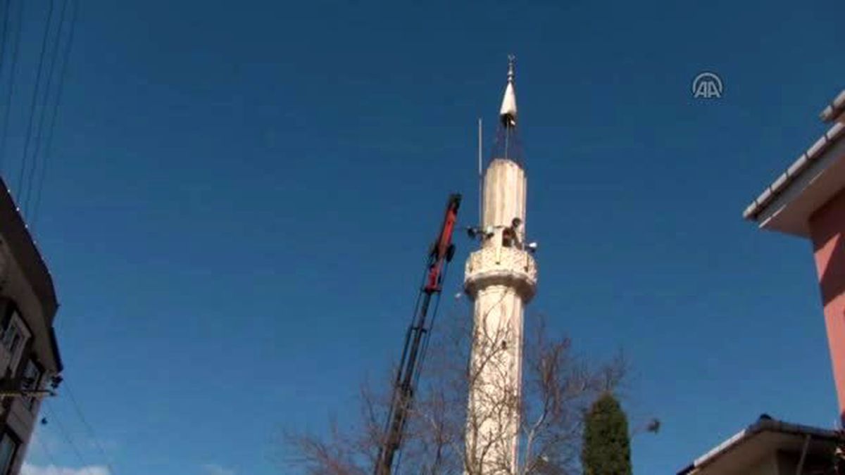 Lodosta Zarar Gören Cami Minaresi Tadilata Alındı