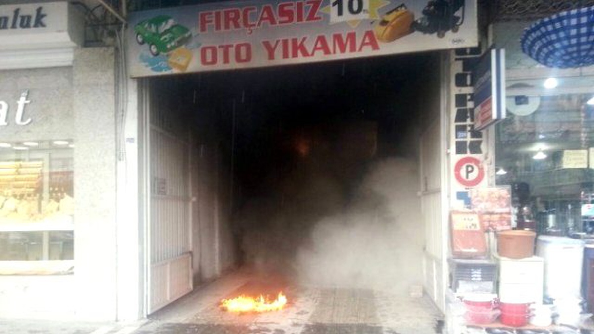 Lpg\'li Otomobil Patlayıp Alev Aldı
