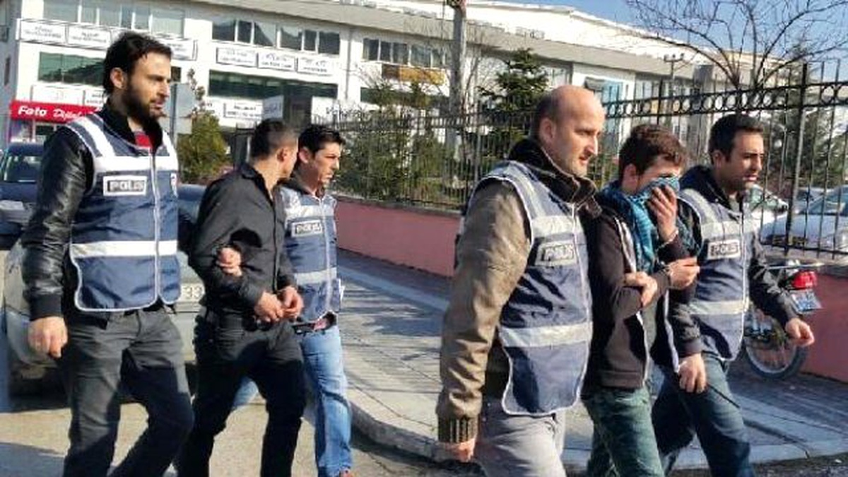 Minibüslerden Para Çalan İki Kişi Yakalandı