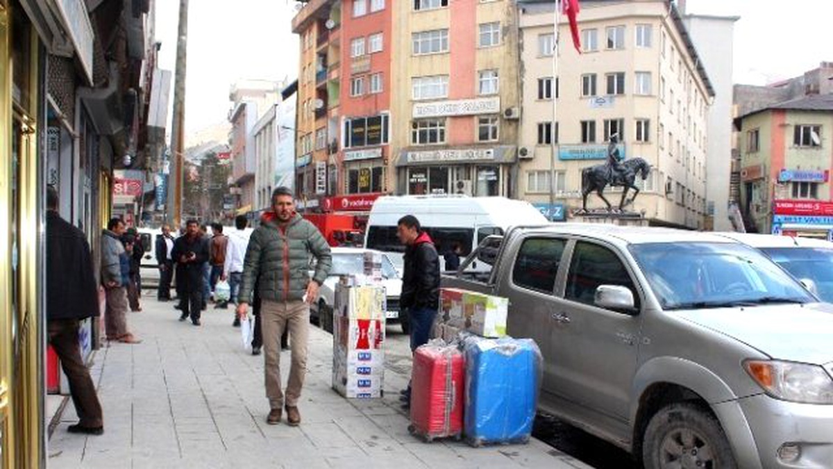 Halk, Hdp\'nin Barajı Aşacağına İnanıyor