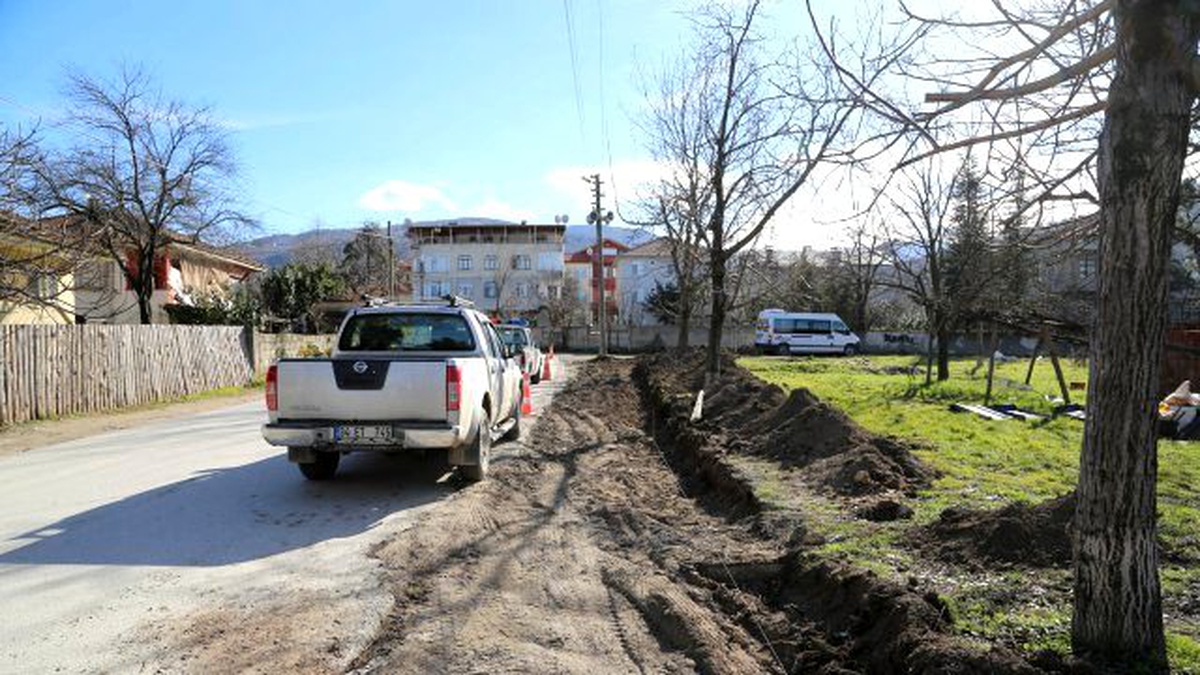 Sapanca Belediyesi Yol Genişletme Çalışmaları Devam Ediyor