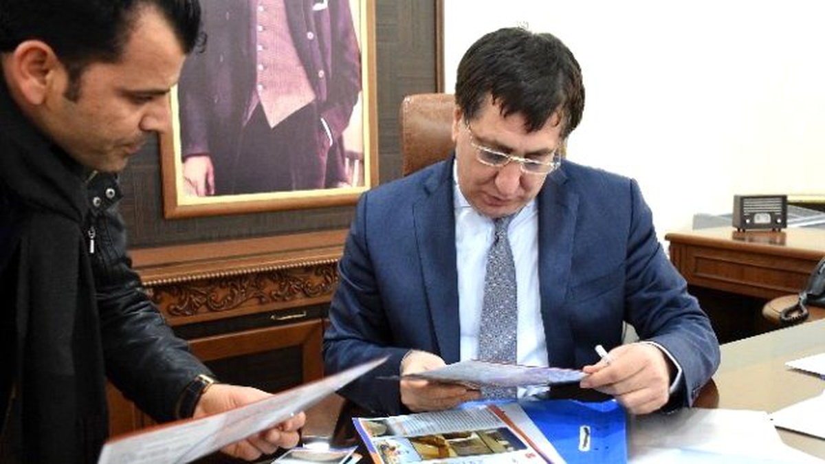 Türkiye\'nin En Büyük Çadır Kenti Broşürle Tanıtılıyor