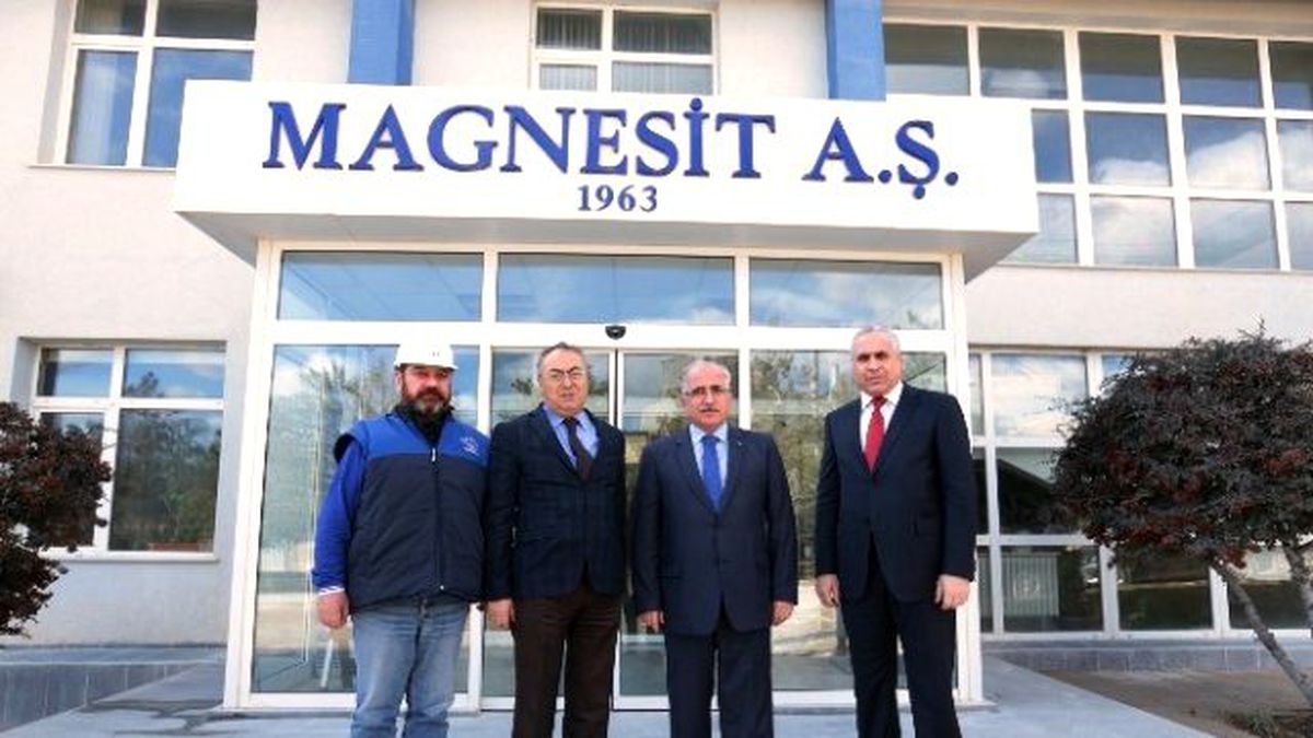Vali Tuna, İşçilerle Yemek Yedi