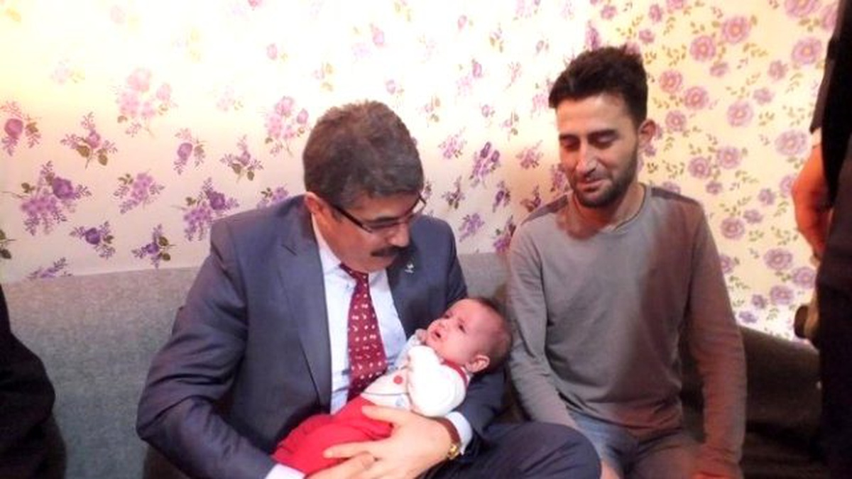 AK Parti İl Başkanı Bilen, Çadır Kenti Ziyaret Etti