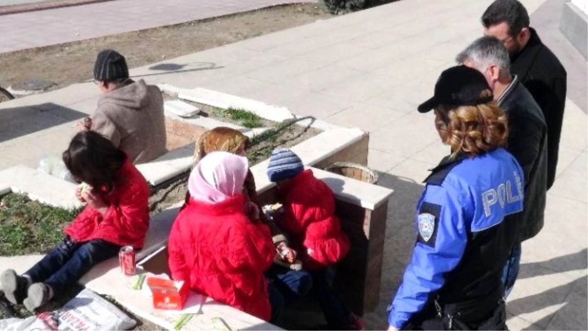 Aksaray\'da Polis Çalışan Çocukları Topladı