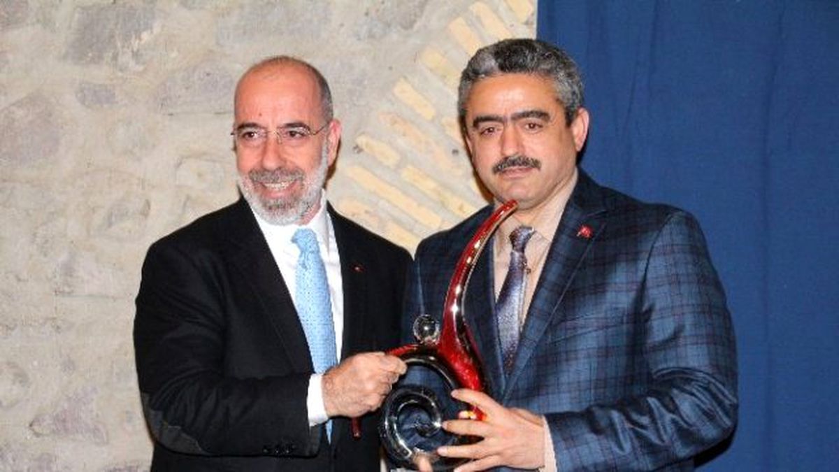 Başkan Alıcık\'a Özel Ödül