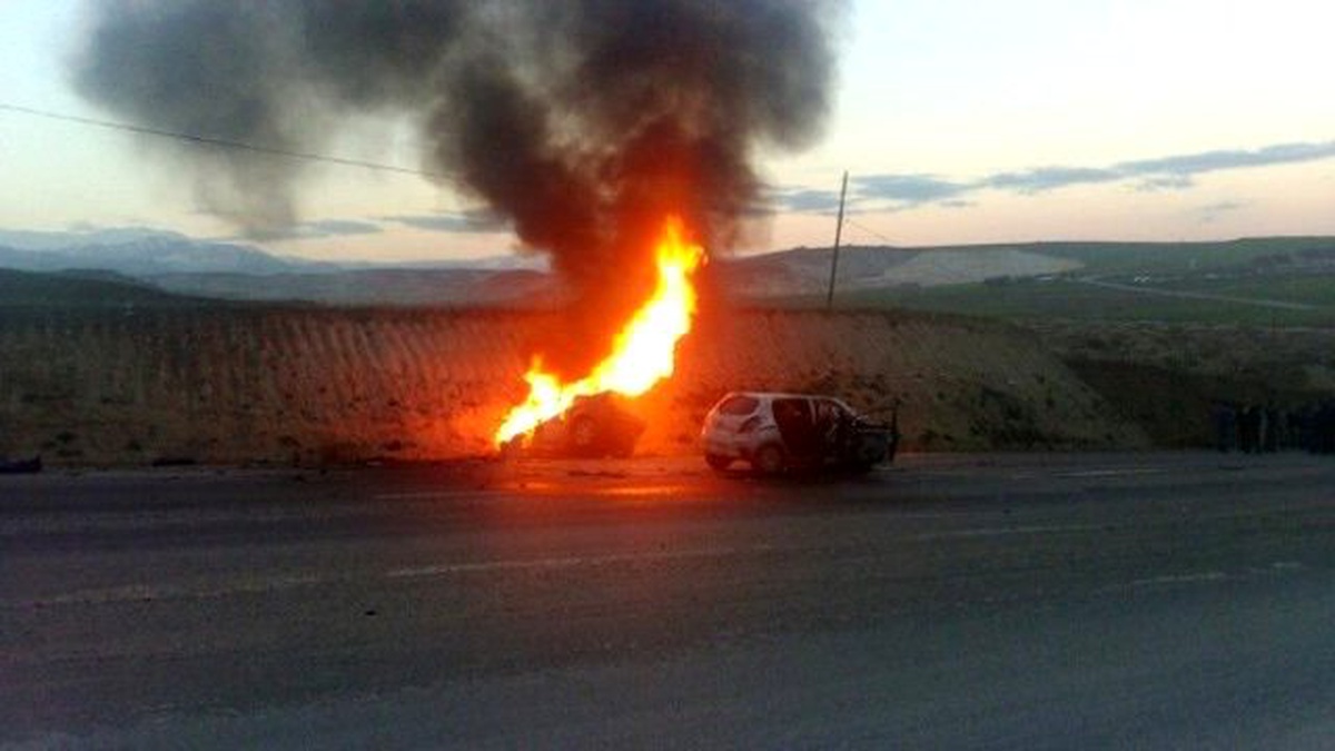 Çarpışan Otomobillerden Biri Alev Alev Yandı: 1 Ölü, 4 Yaralı