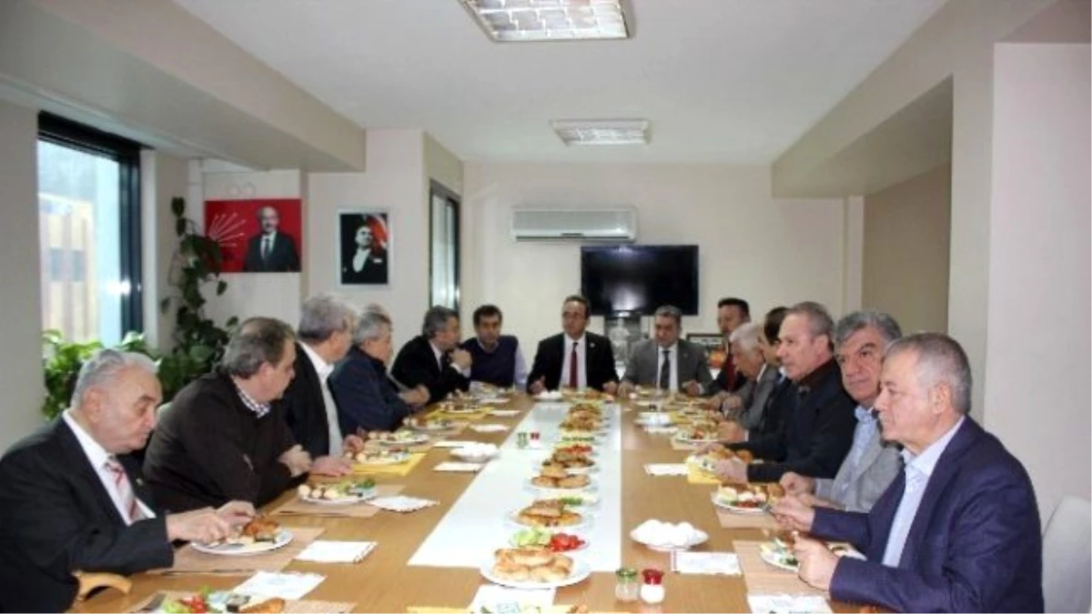 CHP Genel Başkan Yardımcısı Tezcan Eski İl Başkanlarıyla Bir Araya Geldi