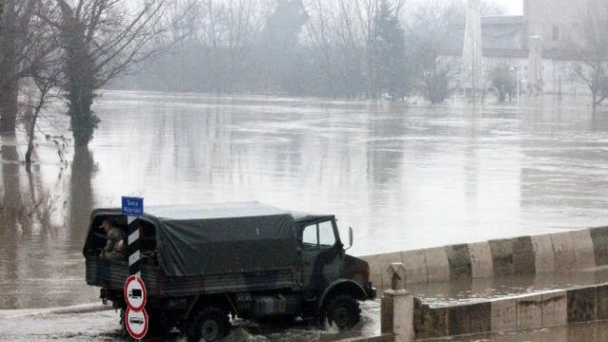 Edirne\'de 5 Bin Kişinin Sel Esareti Sona Erdi