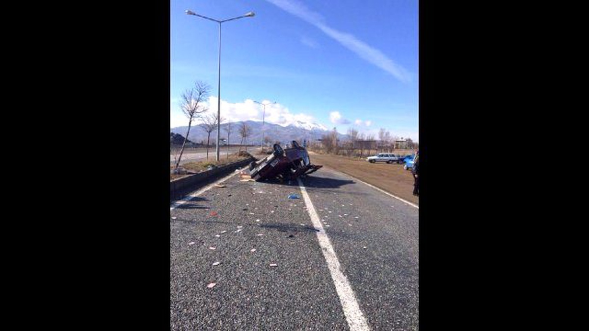 Elazığ\'da Takla Atan Otomobilde 7 Kişi Yaralandı