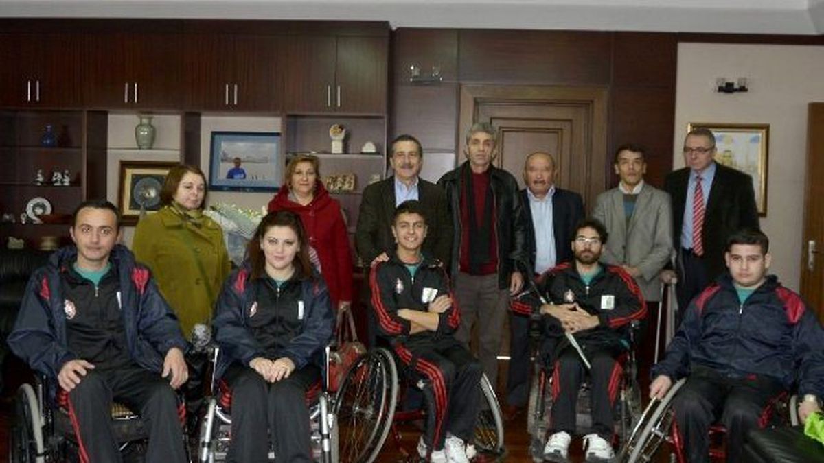 Engelli Sporculardan Başkan Ataç\'a Teşekkür Ziyareti