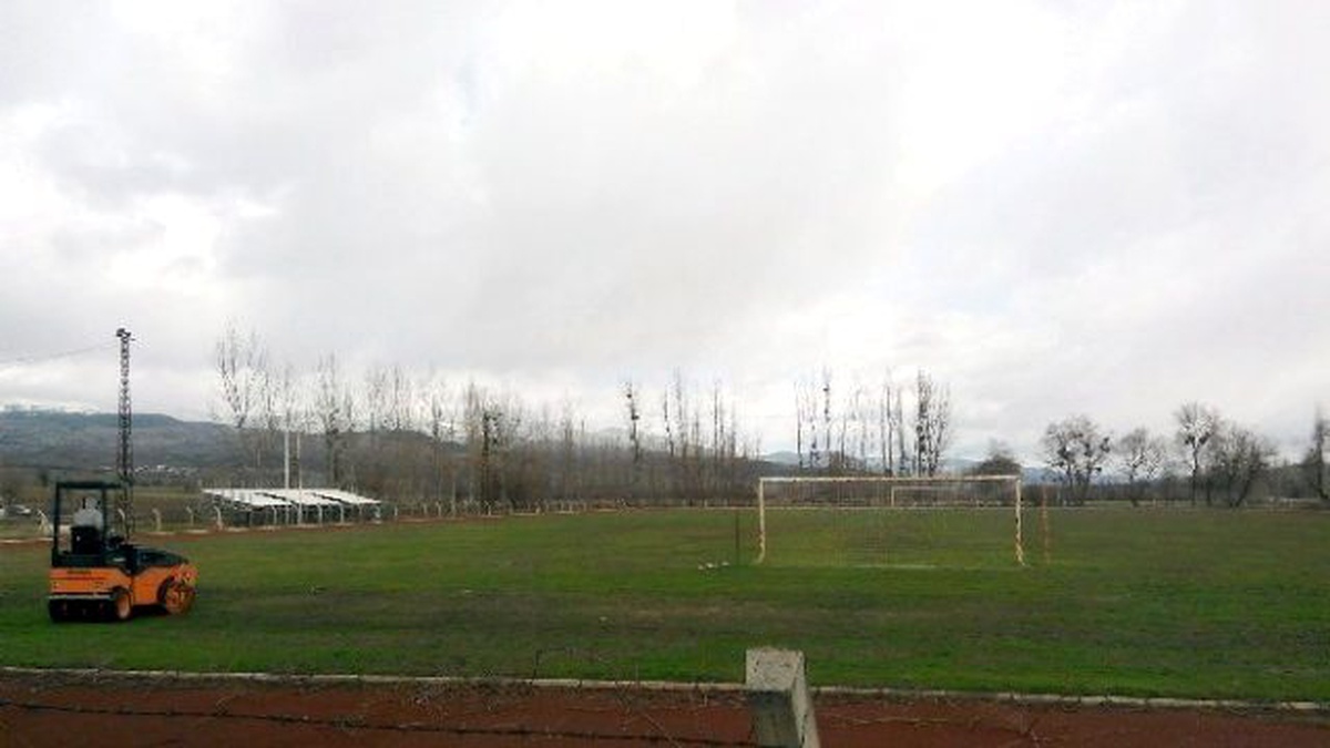 Futbol Sahasında Bakım ve Onarım Çalışması