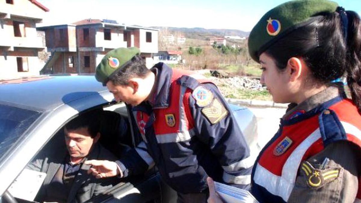 Zonguldak\'ta Jandarma Ceza Yerine Takvim Verdi