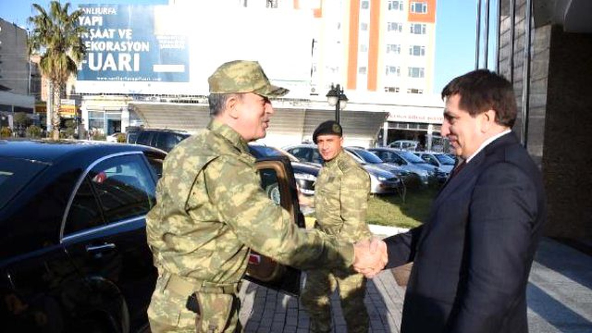 Kara Kuvvetleri Komutanı Orgeneral Akar, Suriye Sınırında