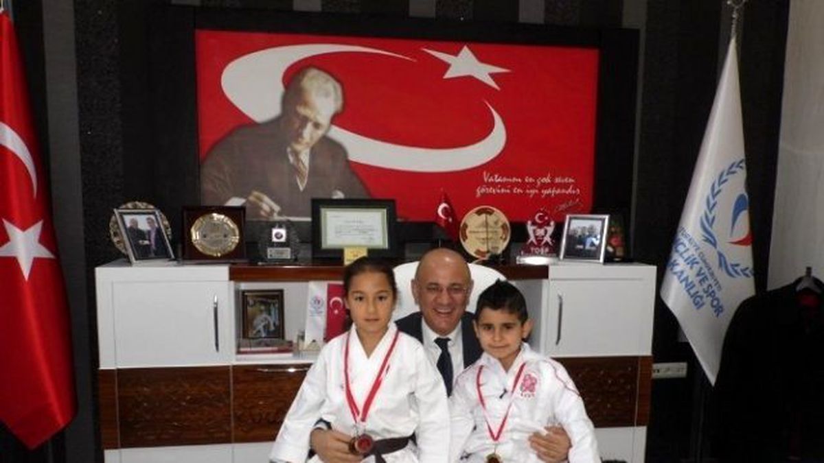 Karate Şampiyonları Hacıcaferoğlu'nu Ziyaret Etti