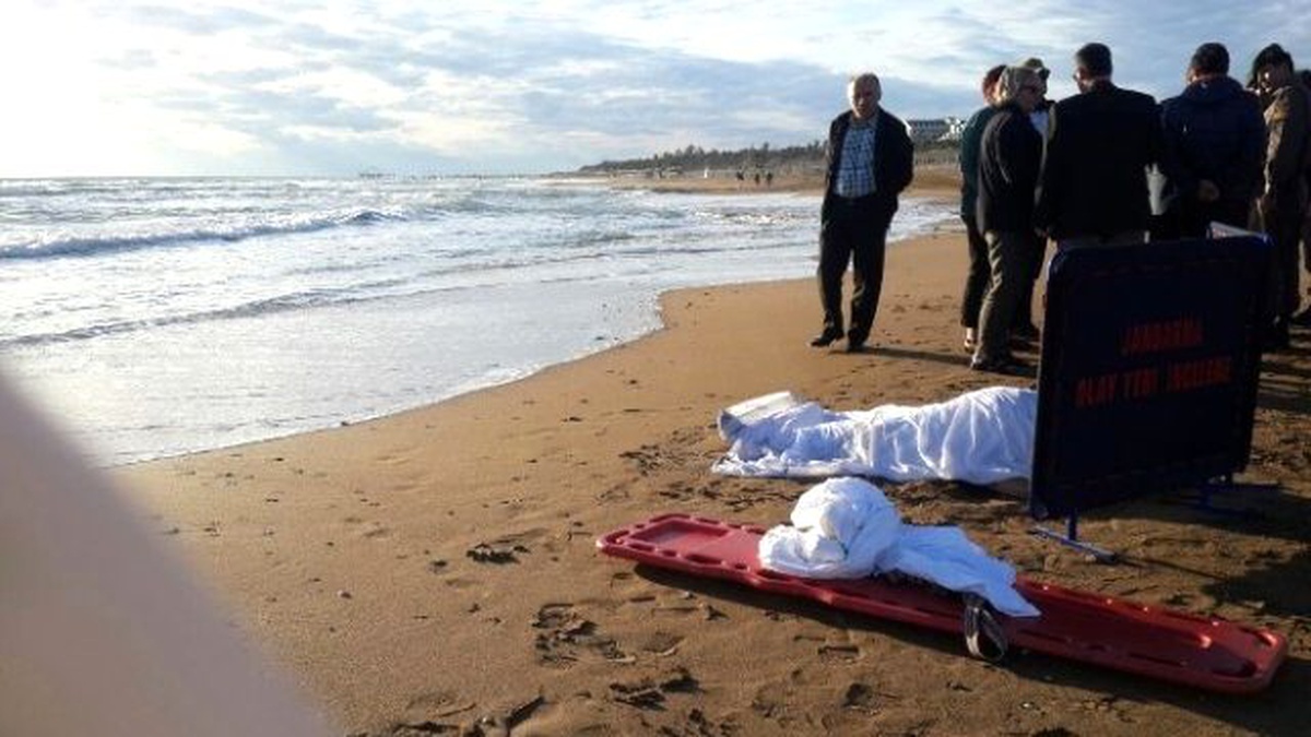 Manavgat\'ta Denize Giren Alman Turist Hayatını Kaybetti