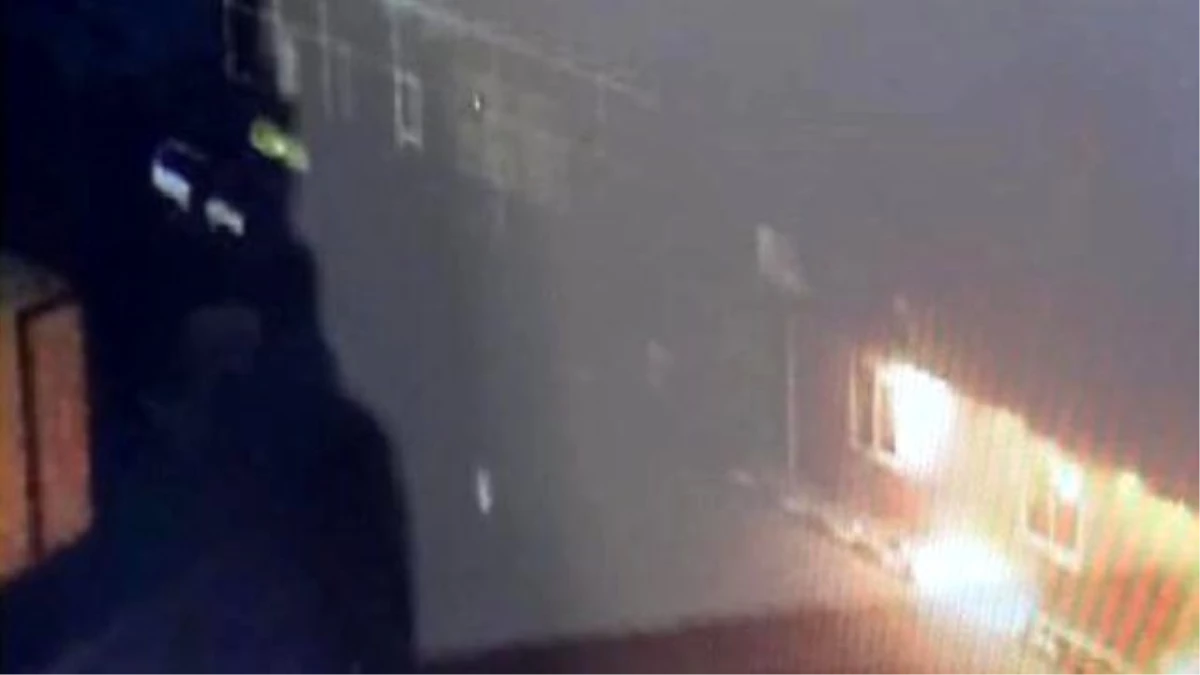 Mersin\'de Fabrika Yatakhanesi Yandı: 3 Ölü (2)