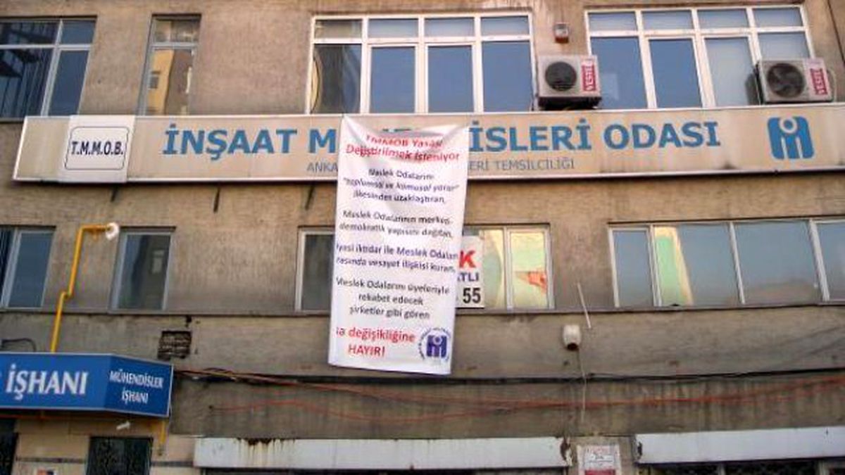 Mimar ve Mühendislerden Pankartlı Protesto