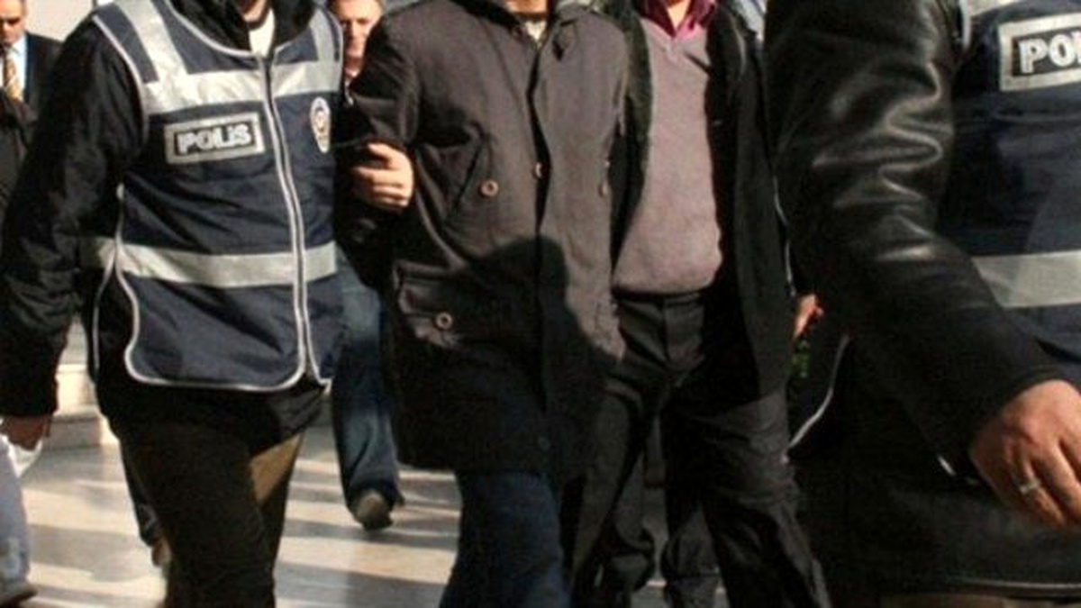 Muğla\'da Uyuşturucu ve Kaçak İçki Operasyonu