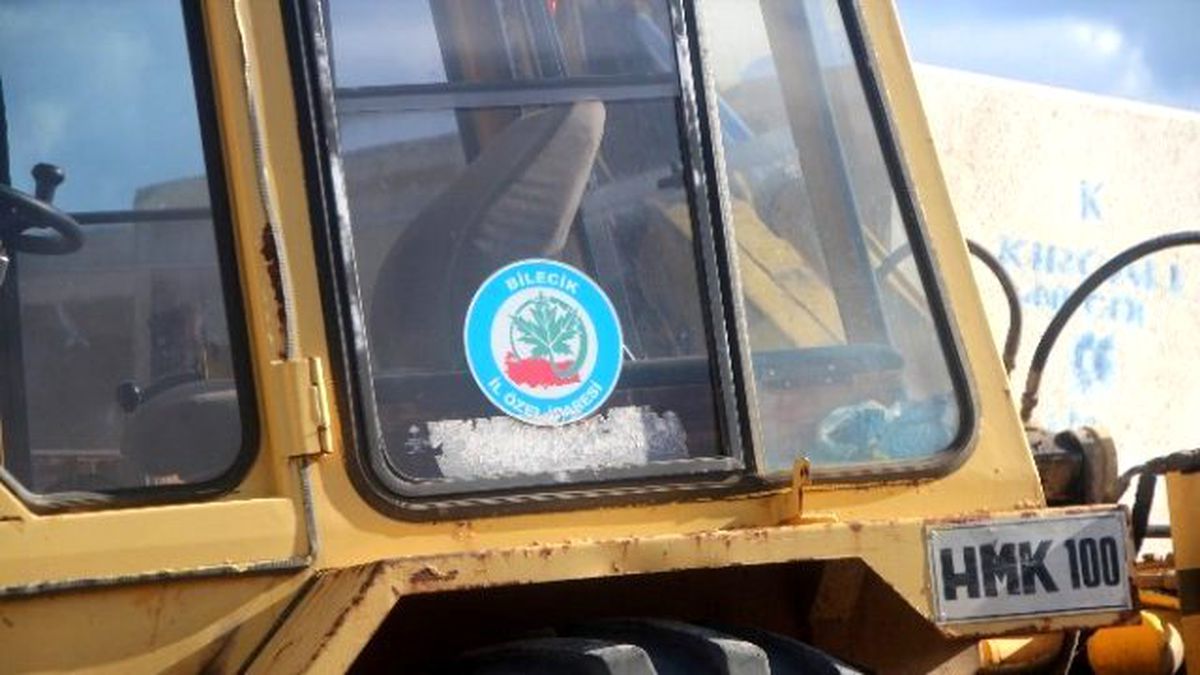 Satılık Araçlar Adeta Çürümeye Terk Edildi