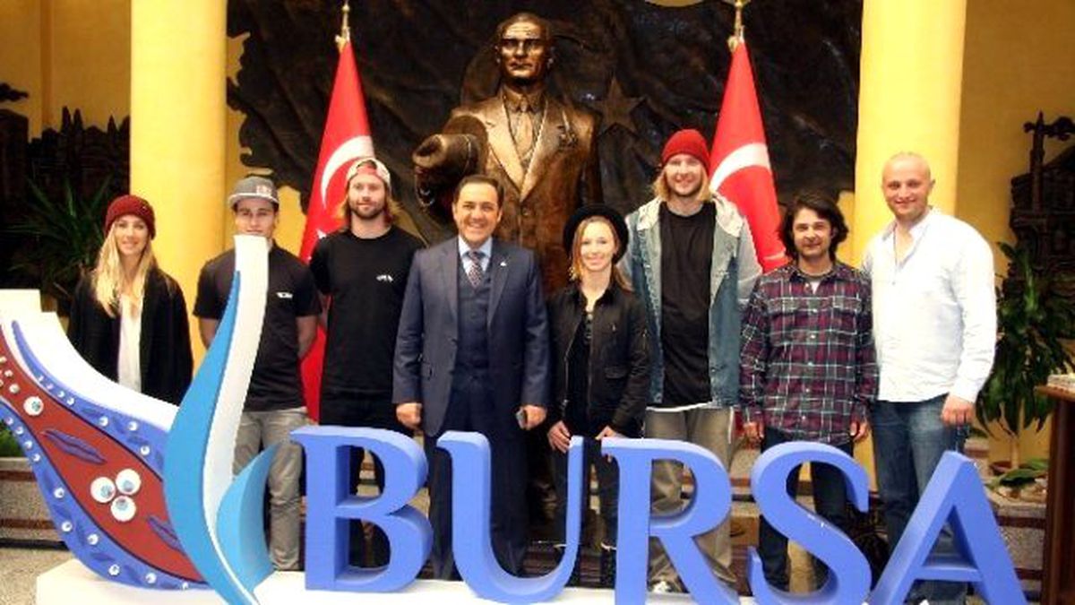 Uludağ\'da Snowboard Şenliği