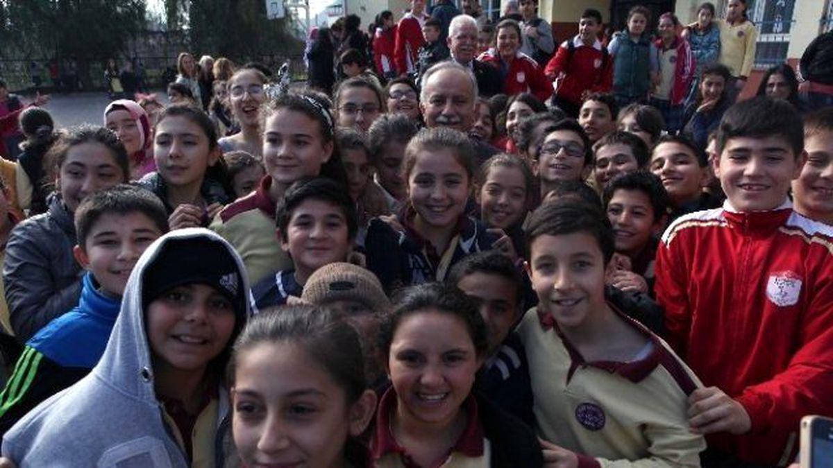 Bayraklı\'da Dört Okul Elden Geçti