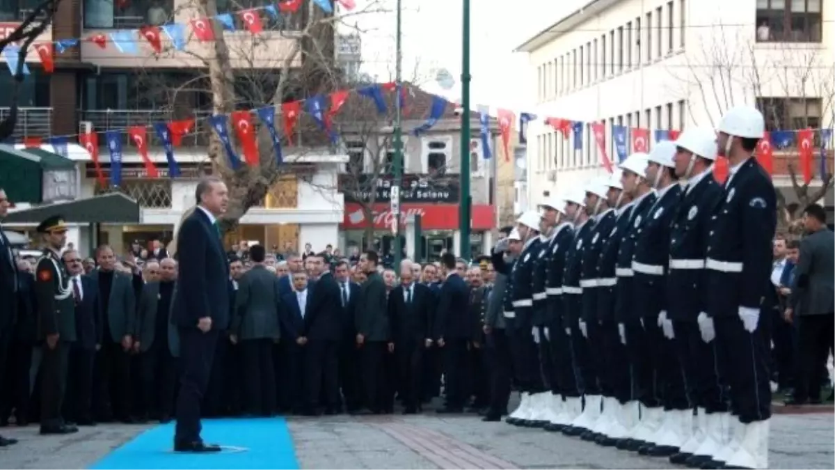 Cumhurbaşkanı Erdoğan Diriliş Müziğiyle Karşılandı, Genç Kız Şiir Okudu