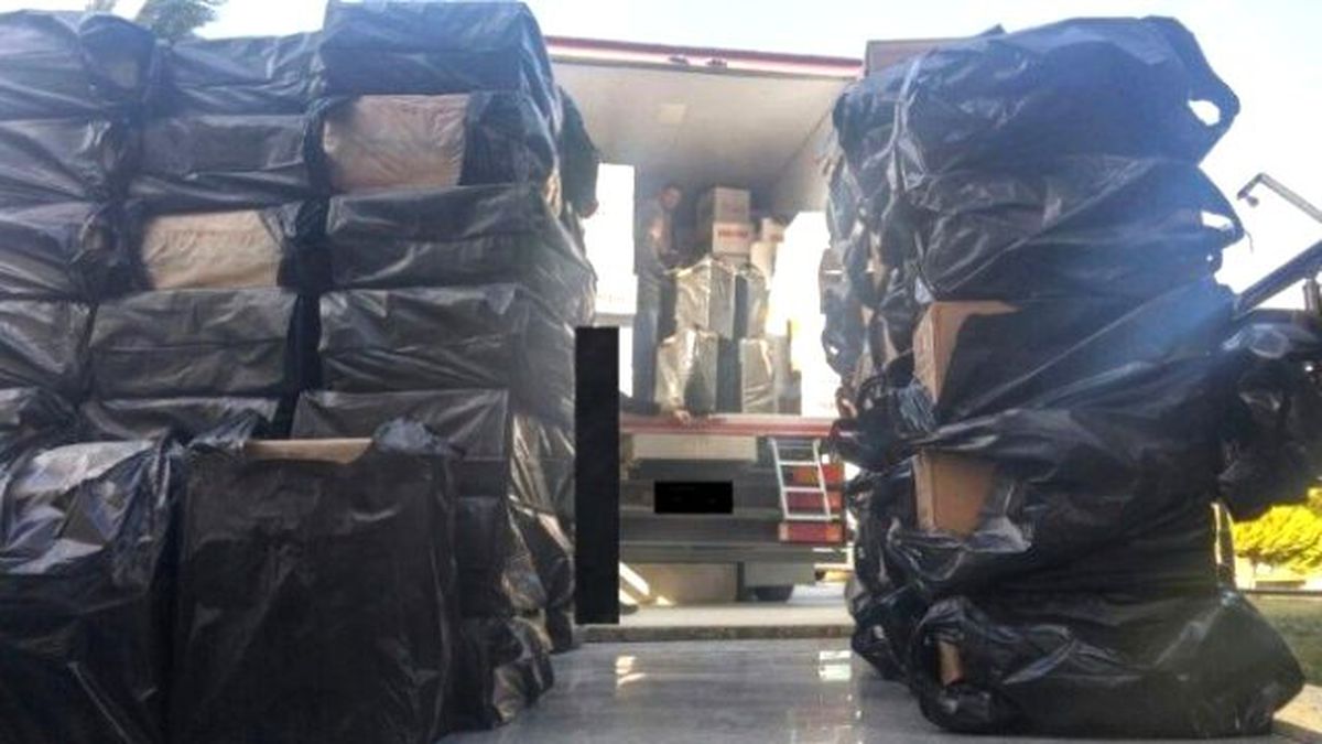 Denizli Polisi 100 Bin Paket Kaçak Sigara Ele Geçirdi