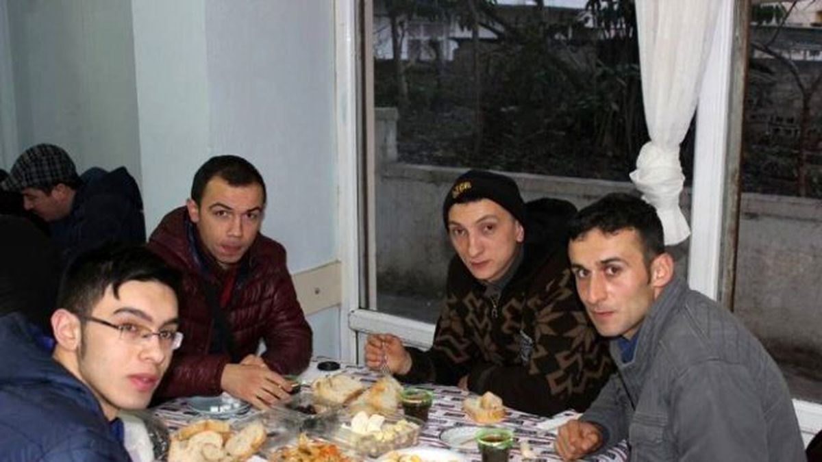 Gençler Namazda Buluşuyor