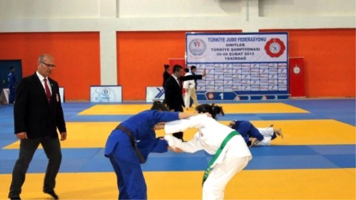 Judo Ümitler Türkiye Şampiyonası Tekirdağ\'da Başladı