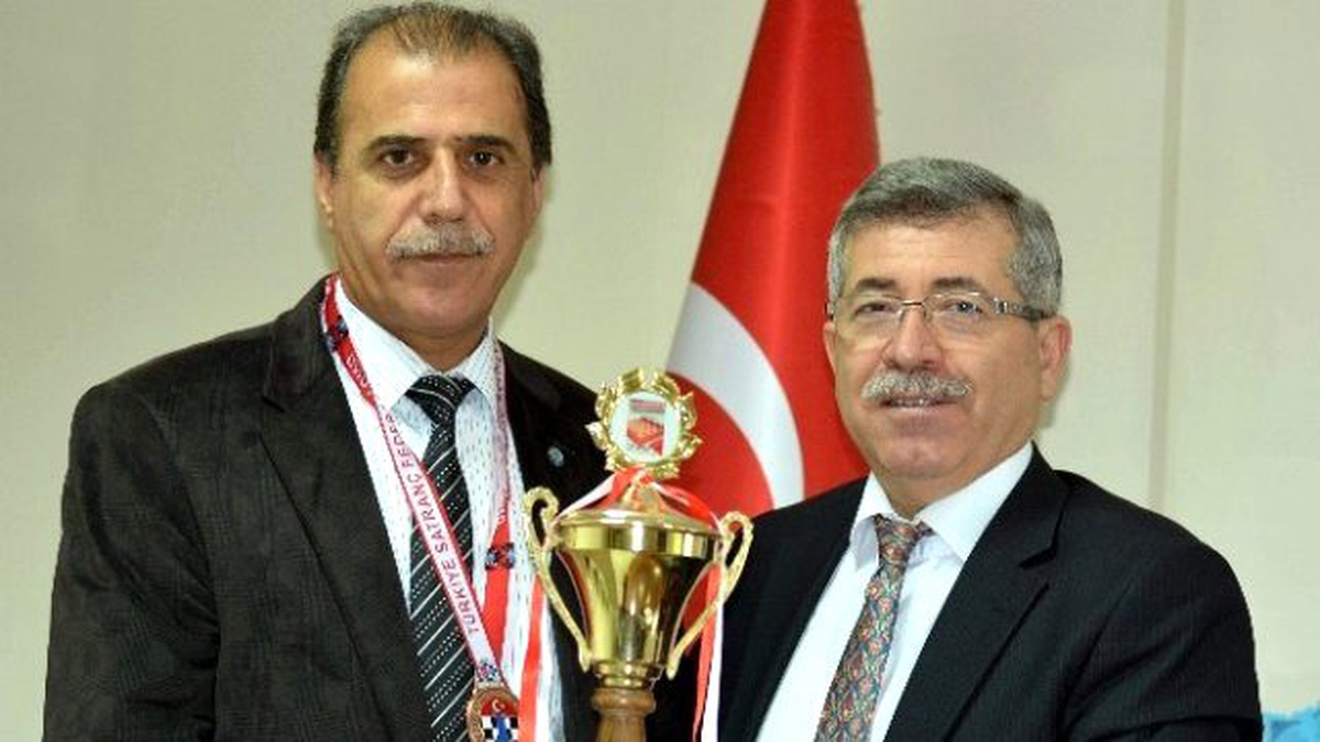 Nuri Aktakka, Başarılı Personelini Kutladı