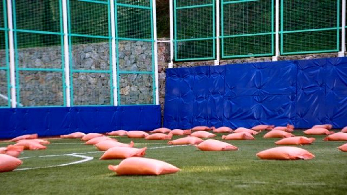 Sapanca Belediyesi Göl Mahallesi Spor Kompleksinin Bakımı Yapılıyor