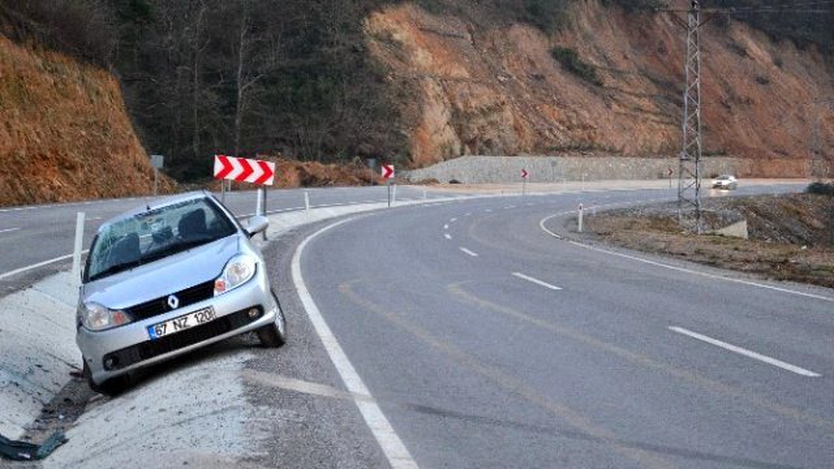 Zonguldak\'ta Trafik Kazası: 3 Yaralı