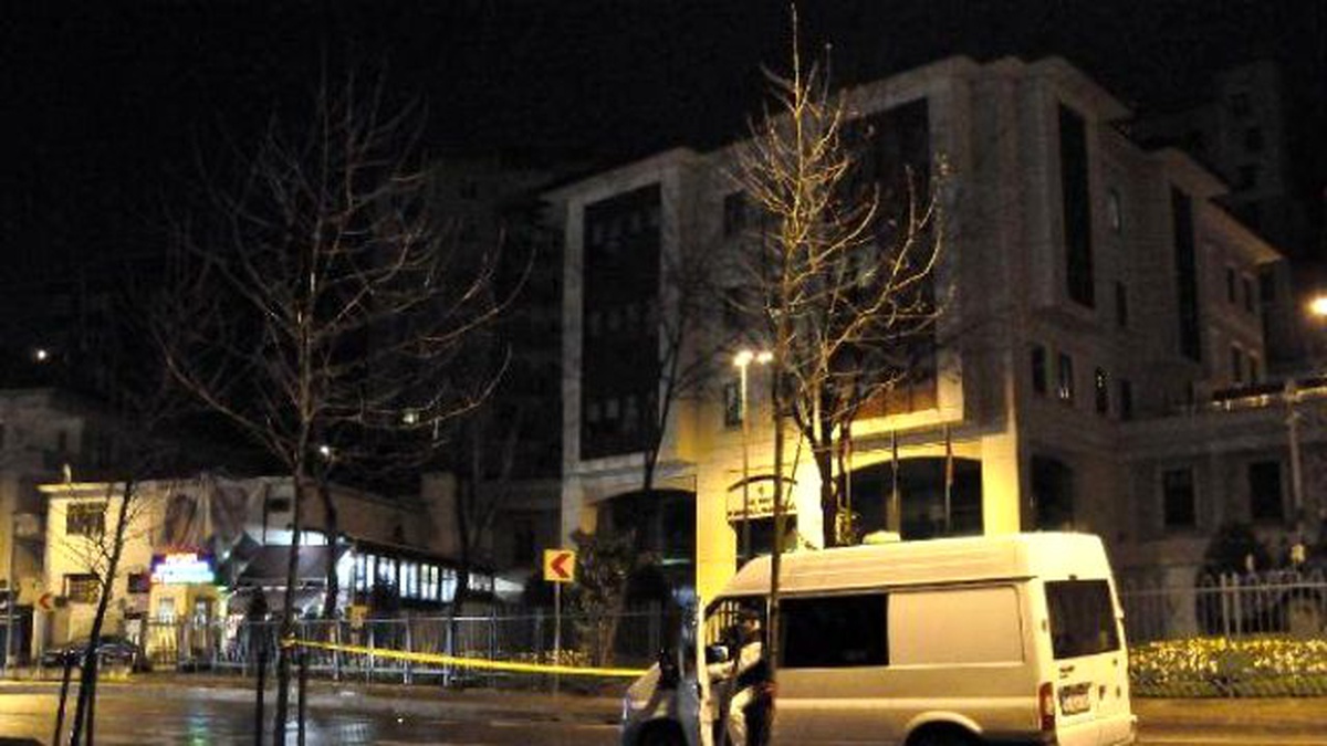 AK Parti Önündeki Polis Noktasına Ateş Açıldı