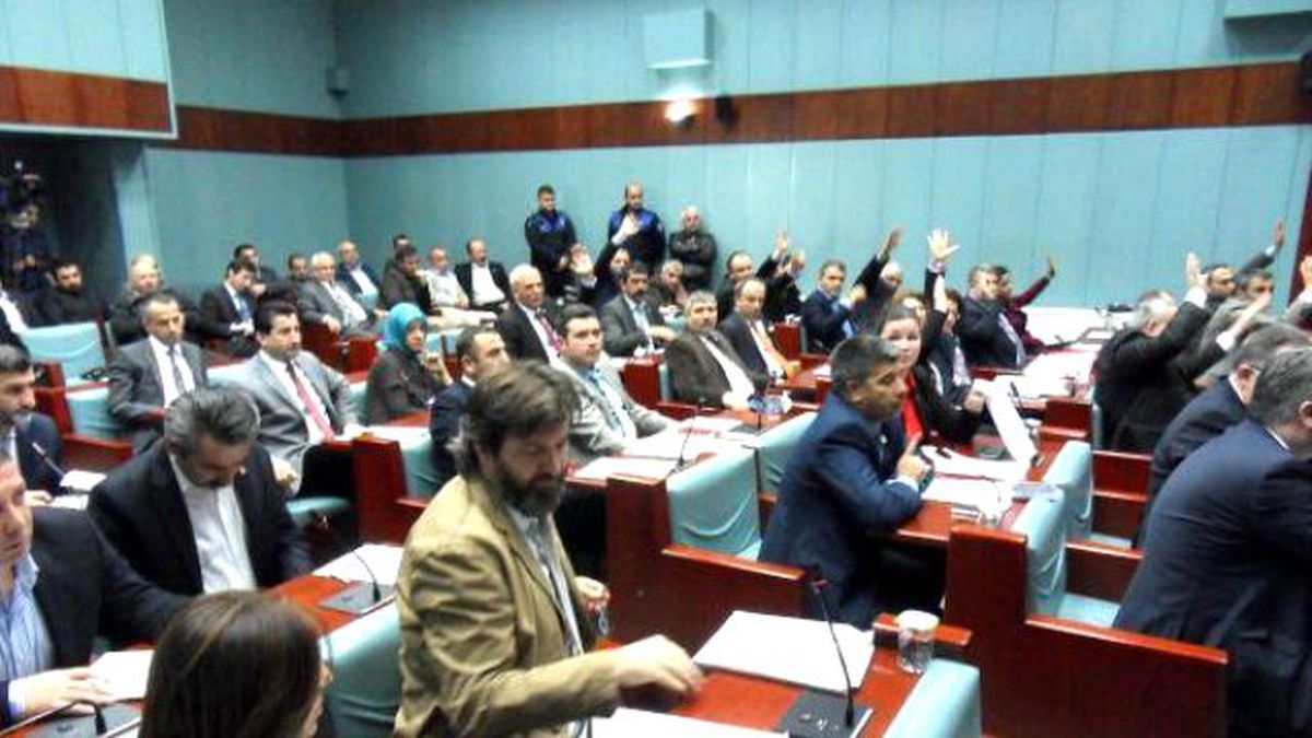 Avcılar\'daki 4 Kat Engelini Aşacak Yeni İmar Planı İçin Meclisten Onay