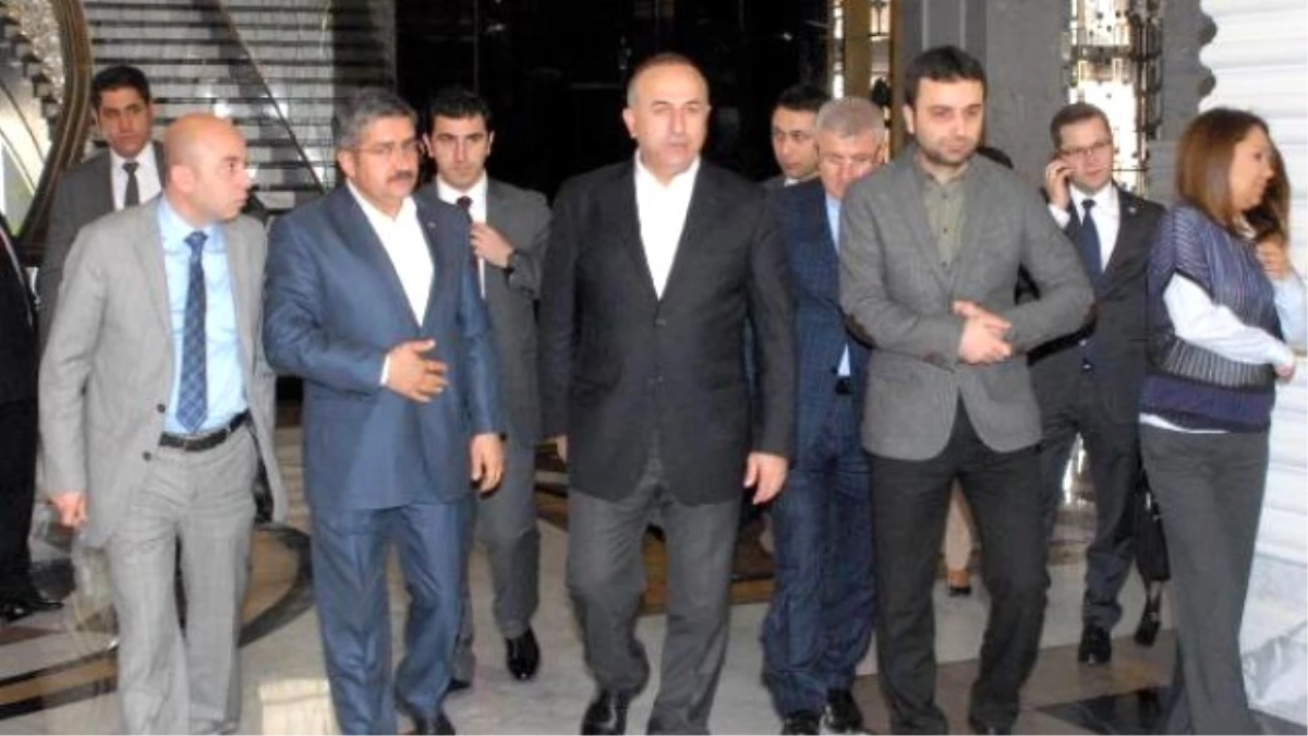 Bakan Çavuşoğlu, İlçe Başkanlarıyla Buluştu