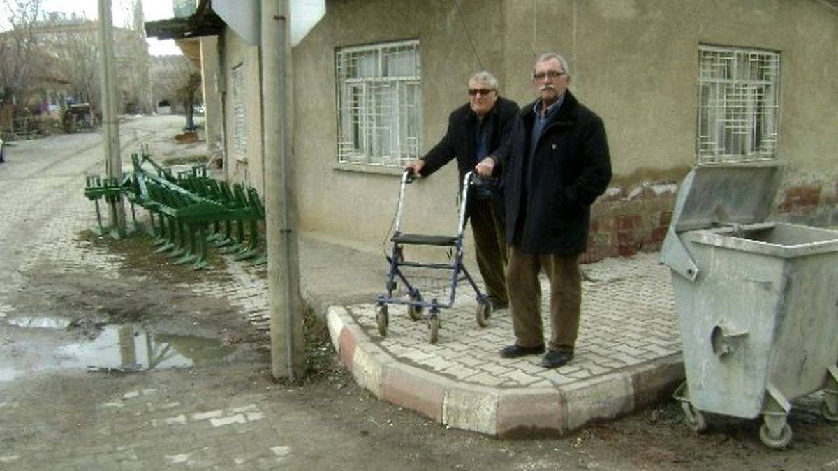 Doğanşehir\'de Yüksek Kaldırım Sorunu