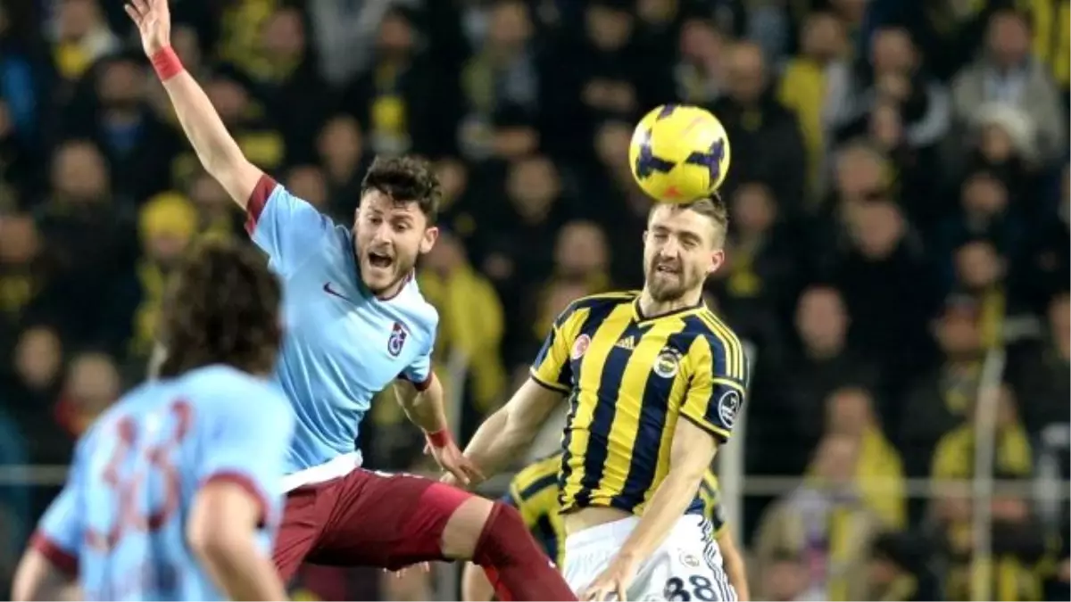 Fenerbahçe - Trabzonspor Maçının Sonunda Caner Erkin Kırmızı Kart Gördü