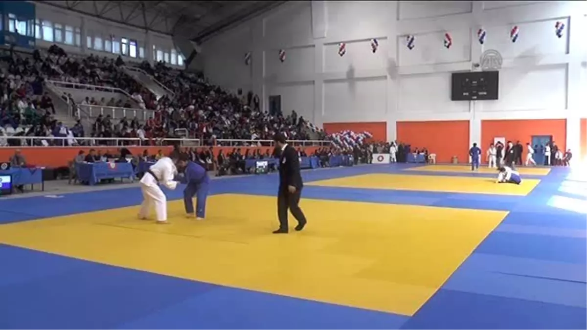 Judo Ümitler Türkiye Şampiyonası Tekirdağ\'da Başladı