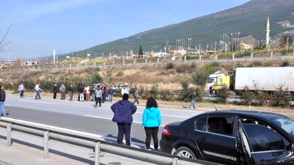 Otomobilin Çarptığı Genç Hayatını Kaybetti