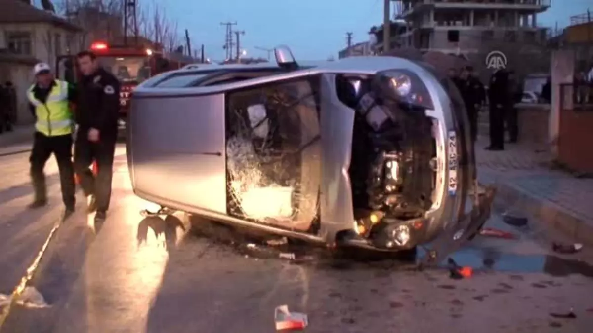 Otomobille Elektrikli Bisiklet Çarpıştı: 1 Ölü, 1 Yaralı