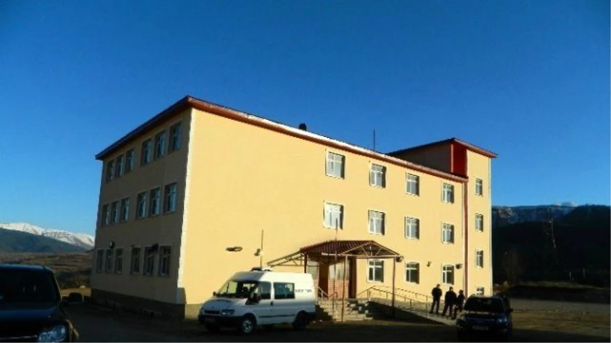 Posof Anadolu İmam Hatip Okulunun Taşınması Ertelendi